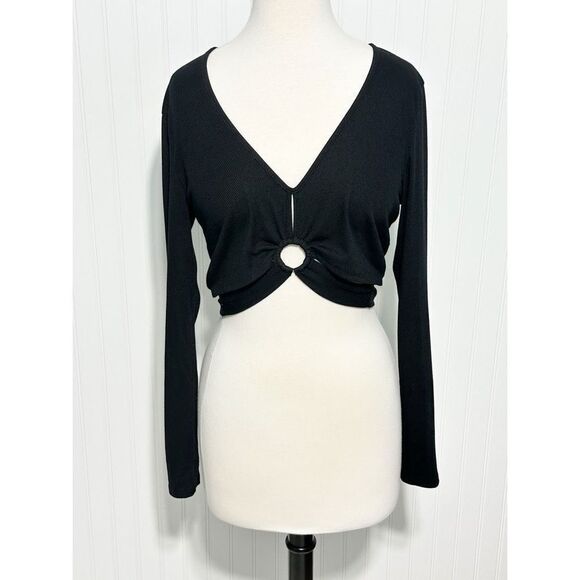 Charlotte Russe Womens Ring Linked Cut Out Long Sleeve Crop Top Black Size Large - Picture 10 of 10